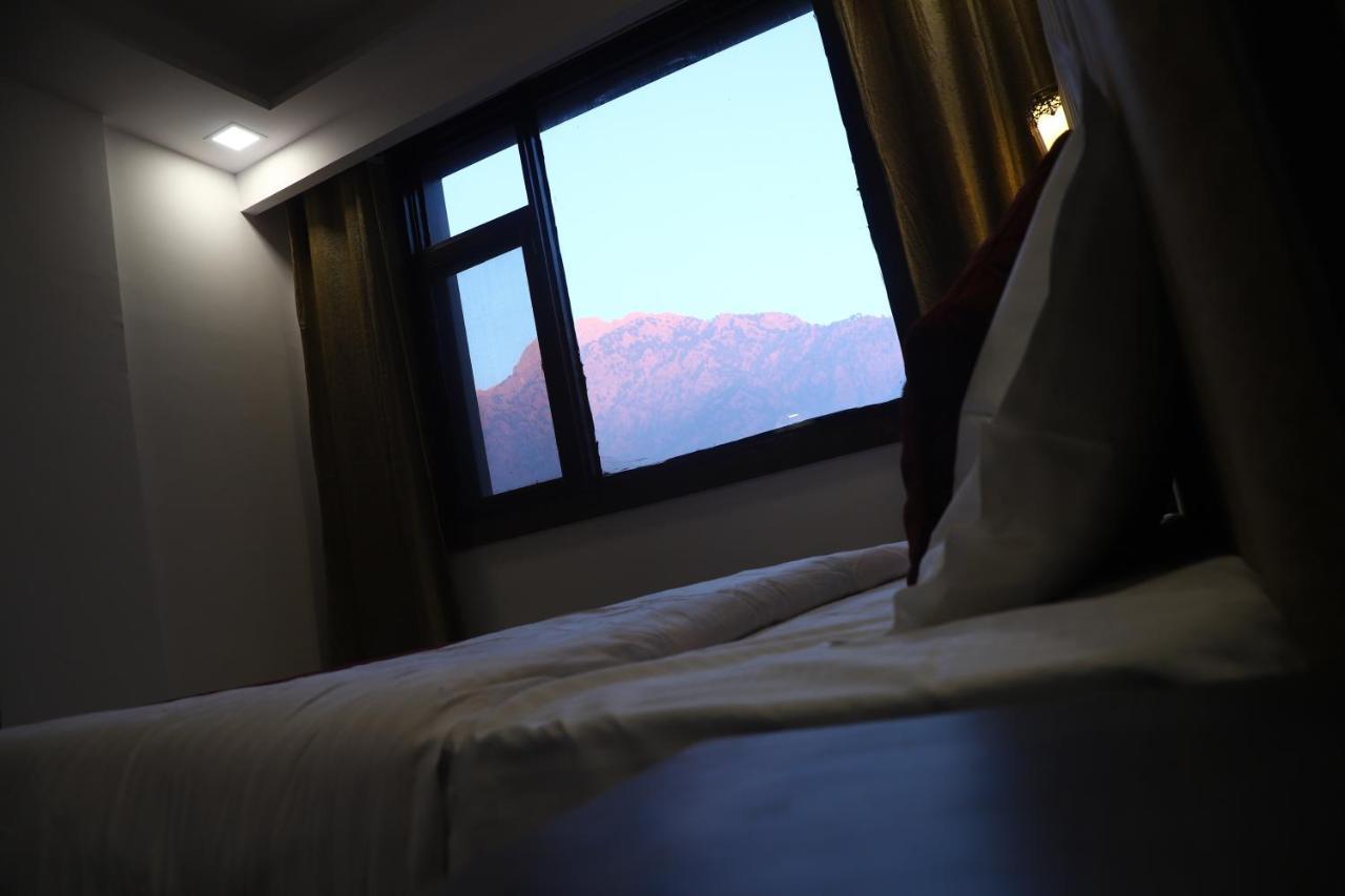 Hotel The Divine Oak Katra  Exterior foto
